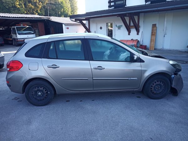 Clio 3 po delih